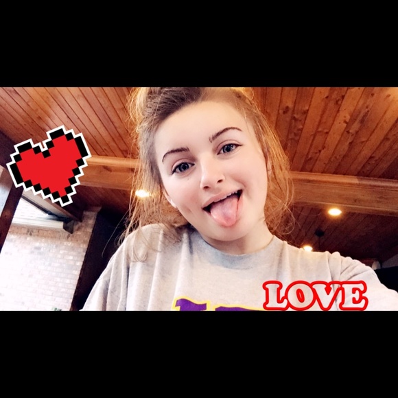 Meet your Posher, Haley - Picture 4 of 5